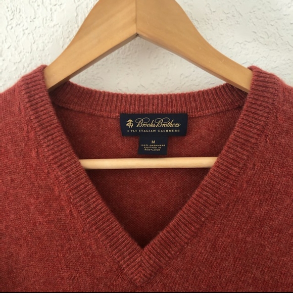 Brooks Brothers Italian cashmere V neck Sweater - Picture 4 of 7